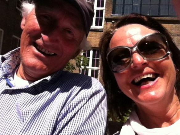 vrolijke lachende mensen