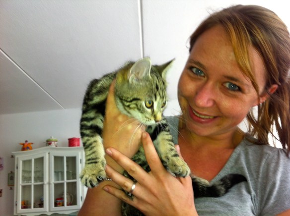 vrouw met poesje, kitten