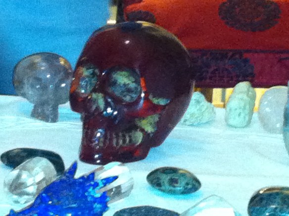 Lady Amber, mijn huisgenote, schedel van amber