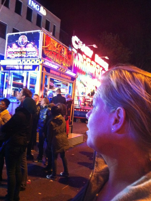 ziet alles, hoort alles, heeft alles door drie oktober, kermis, Leiden