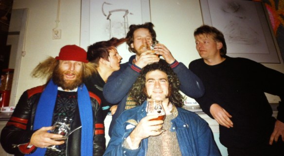 Feestende mensen in de eighties