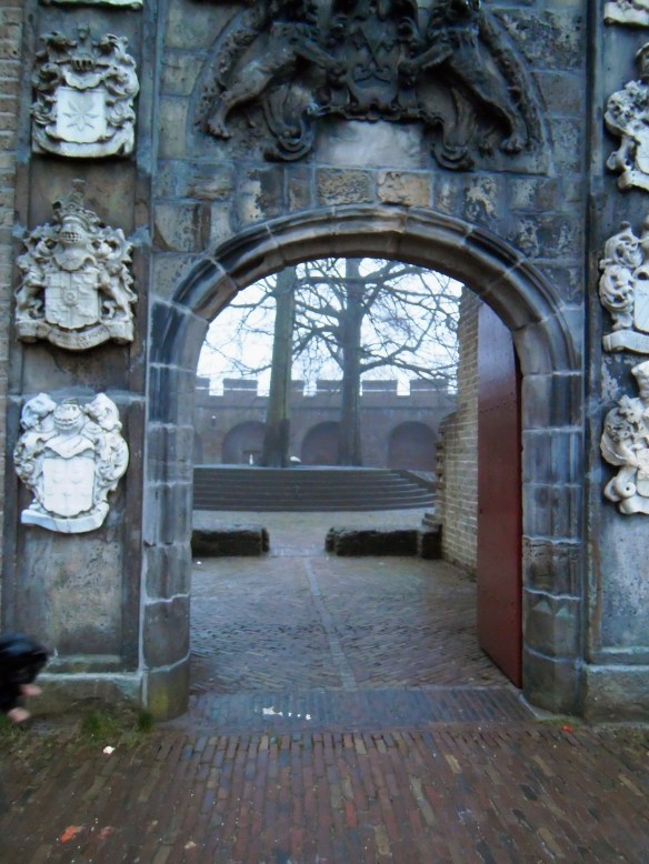 Zonder:Orbs, lichtbollen, ceremonie, Leiden, heksjes, december 2012, , kristallen scherels