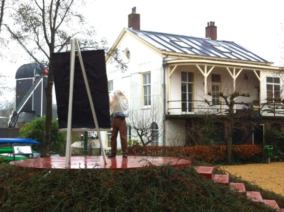 kunstobject Rembarandtplaats,  Stephan Balkenhol, zak over het hoofd van Rembrandt, beeld en vandalen, geslaagde metamorfose van beeld  Stephan Balkenhol van Rembrandt, 