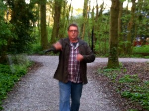 Tambour-maître, Band of Liberation, Leiden, oefenen in Het Leidse Hout, Tambour-maître stok