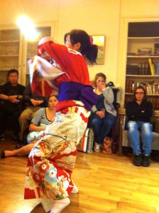 Japanse dans in kimono, traditioneel