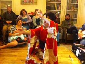 Japanse dans in kimono, traditioneel