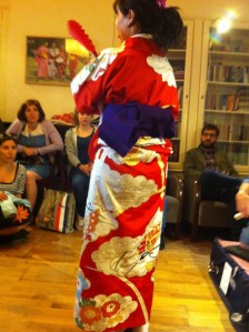 Japanse dans in kimono, traditioneel