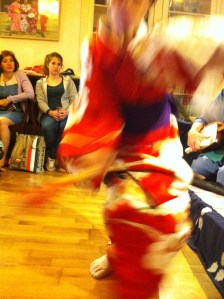 Japanse dans in kimono, traditioneel