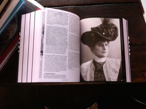 1001 vrouwen uit de Nederlandse geschiedenis, samengesteld door Els Kloek, uitgeverij VANTILT