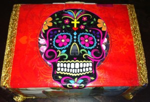 wensdoos, schedel, doodshoofd, doodshoofd met kleurtjes, vrolijke schedel