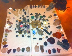 KRISTALLEN SCHEDELS, DRAKENSCHEDELS, KRISTAL, RAVENSCHEDELS, veld van kristallen schedeltjes, lemurische zaadkristallen, heksenvingers, e;fenschedels. ETschedels