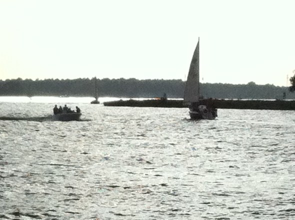 ZIJLDIJK, ZIJL, JOPPE, HOND, FIETS, BOOTJES, ZONLICHT, WOLKENLUCHTEN