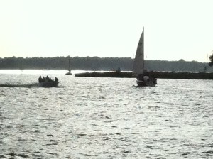 ZIJLDIJK, ZIJL, JOPPE, HOND, FIETS, BOOTJES, ZONLICHT, WOLKENLUCHTEN