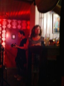 koebel,vriendinnen, uitgaan, vrouwen, kroeg, cafe