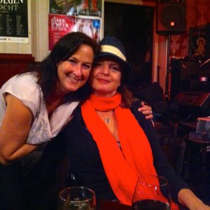 Heerlijke middag! vriendinnen, uitgaan, vrouwen, kroeg, cafe