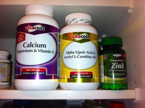 voedingssupplementen en vitamines, mineralen, pillen, dosis voor een dag