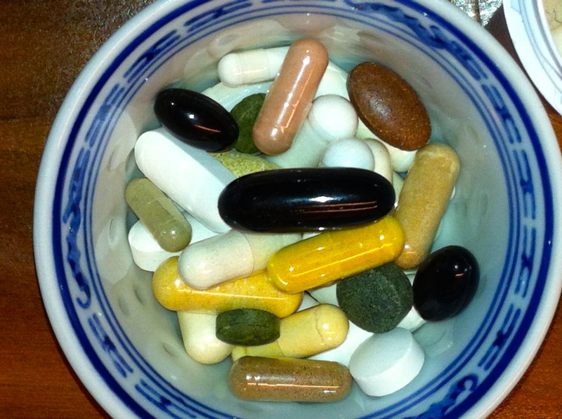  voedingssupplementen en vitamines, mineralen, pillen, dosis voor een dag