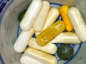 Oh, ik zie dat ik er eentje vergeten ben..... voedingssupplementen en vitamines, mineralen, pillen, dosis voor een dag