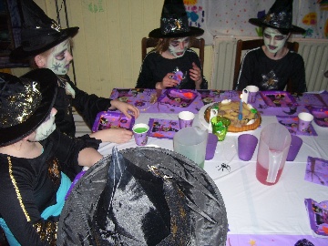  heks geeft feest, jarige heks