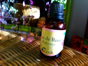 rozenwater, aqua rosa, antieke poppen