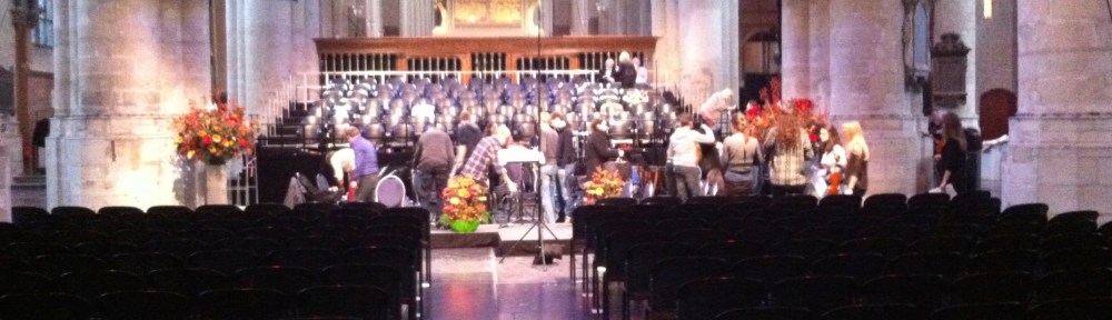 Pieterskerk Leiden, concert, Ex Animo, bloemen, kroonluchters, oud orgel. kathedrale kerk