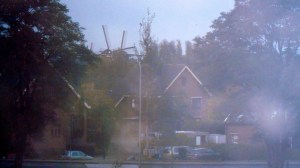 HUIS VAN ZESSEN, WEST-KINDERDIJK 89 , ALBLASSERDAM, MUSEUMWONING EN rijksmonument,architect van Eesteren, kleurenschema Theo van Doesburg , molens van Kinderdijk