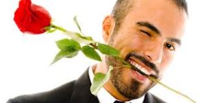 foute man , man met roos tussen tanden