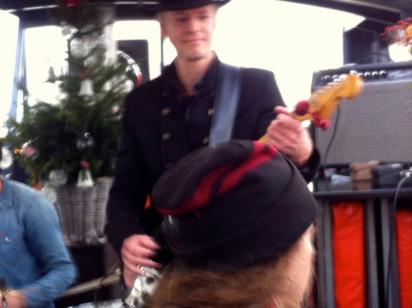 boottocht over het IJ, Speeddaten op het IJ, feestelijke boottocht, Architectuurtours Amsterdam, Hyperblaster Surfcowboys