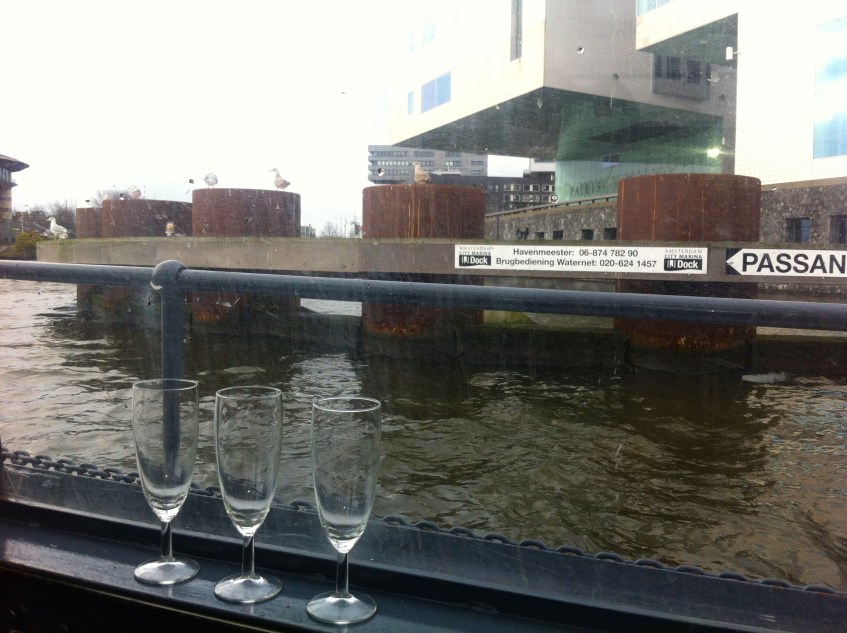 boottocht over het IJ, Speeddaten op het IJ, feestelijke boottocht, Architectuurtours Amsterdam