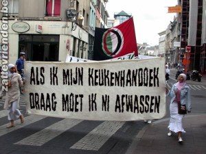 KOPVOT, HOOFDDOEKJESVERBOD, PROTEST, ISLAMITISCHE DAMES