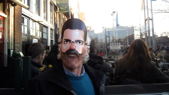 man met masker, mannen met masker, Freddy Mercuri, Mick Jagger, man met baard en masker, bril, gemaskerde mannen