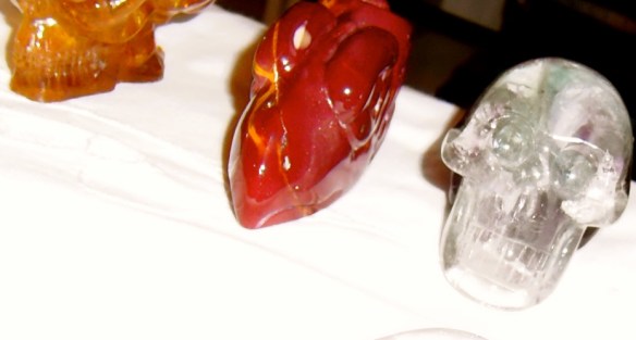 magie, heksenvingers, ET schedelskristallen schedels, veld van schedels, drakenschedels, elfenschedels. ankh