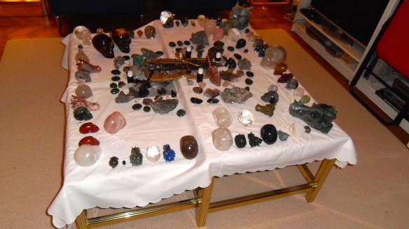 magie, heksenvingers, ET schedelskristallen schedels, veld van schedels, drakenschedels, elfenschedels. ankh