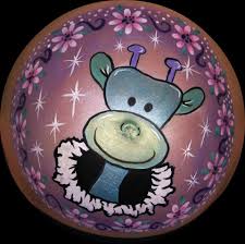 beschilderde zwangere buik